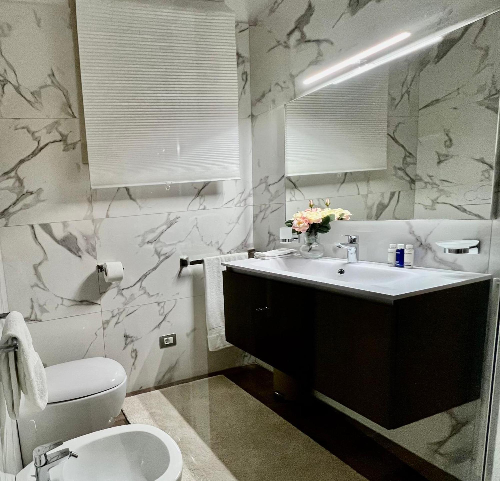 Paganini Suites And Apartments Sirmione Zimmer foto